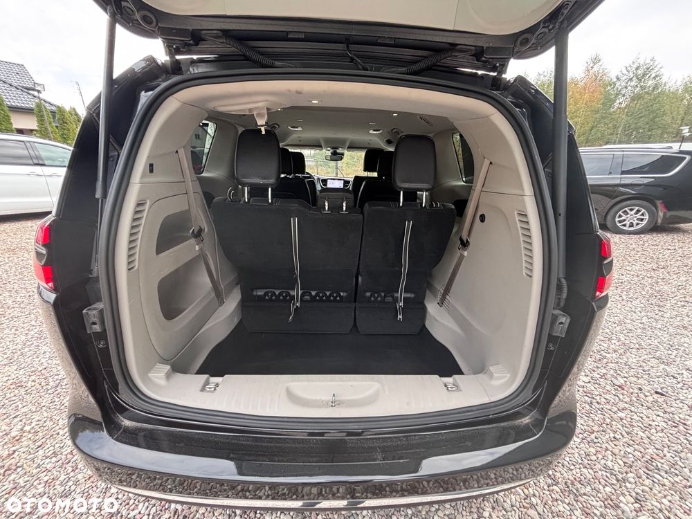 Chrysler Pacifica - 19