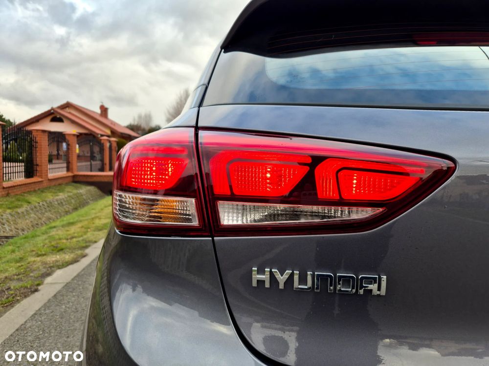 Hyundai i20 1.2 Intro Edition - 20