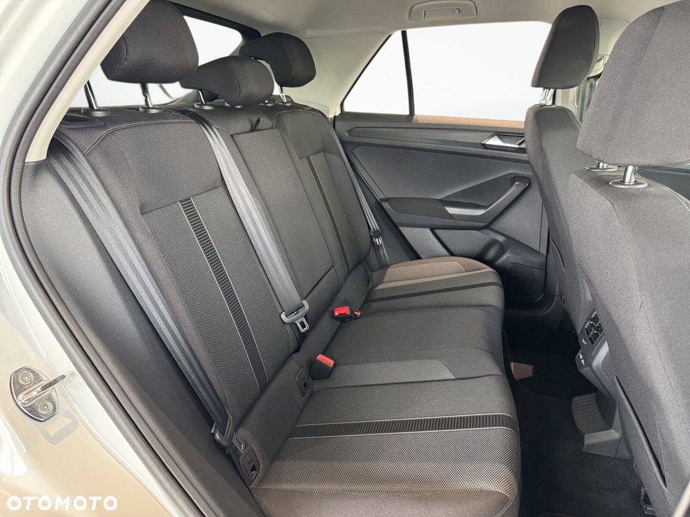 Volkswagen T-Roc - 15
