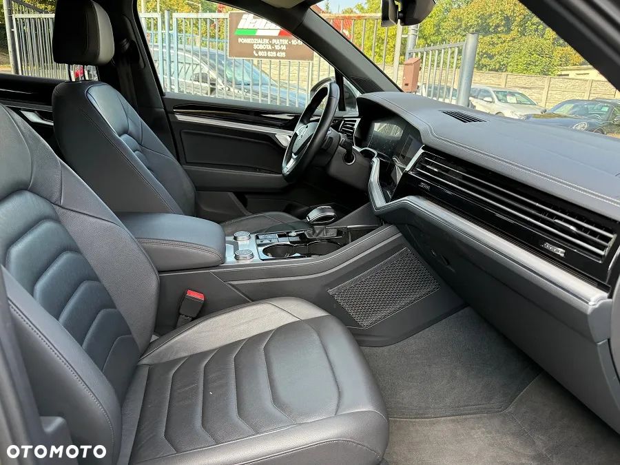 Volkswagen Touareg 3.0 V6 TDI 4Motion DPF Automatik R-Line - 32