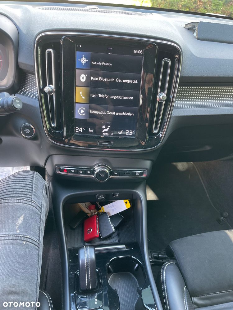 Volvo XC 40 D4 AWD Geartronic R-Design - 29