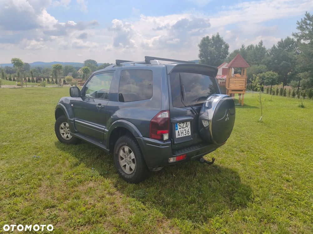 Mitsubishi Pajero - 4