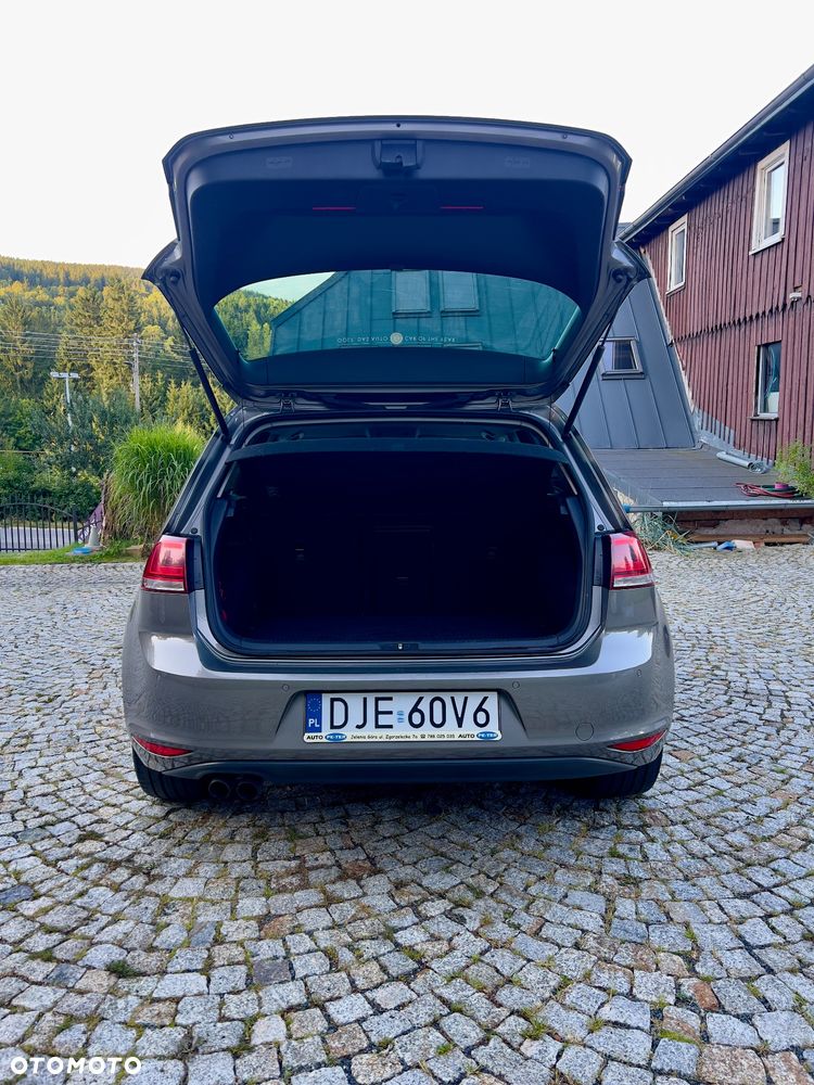 Volkswagen Golf - 28