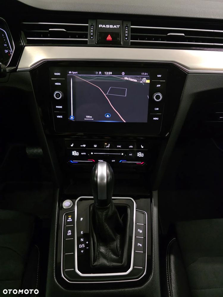 Volkswagen Passat - 9