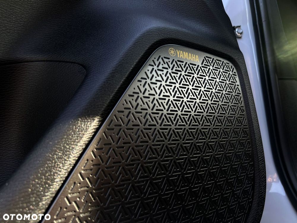Mitsubishi Outlander - 16