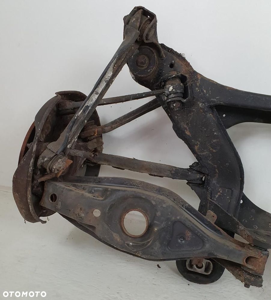 ZAWIESZENIE WÓZEK SANKI BELKA OŚ TYŁ MERCEDES W124 - 12