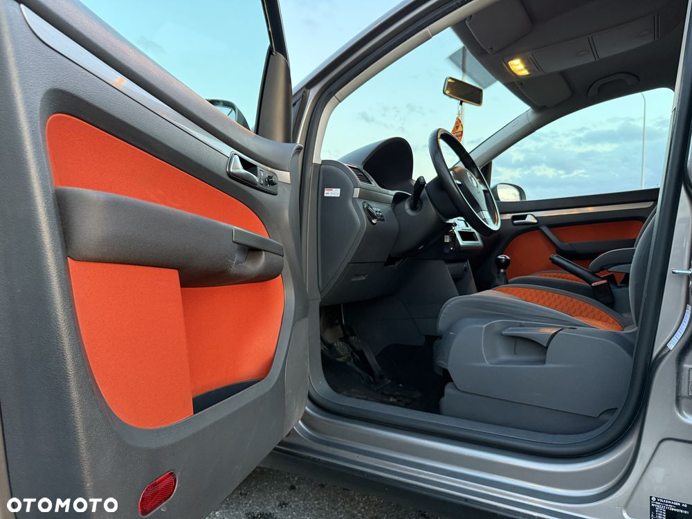 Volkswagen Touran 1.4 TSI Cross - 7