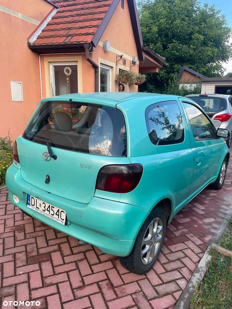 Toyota Yaris - 4