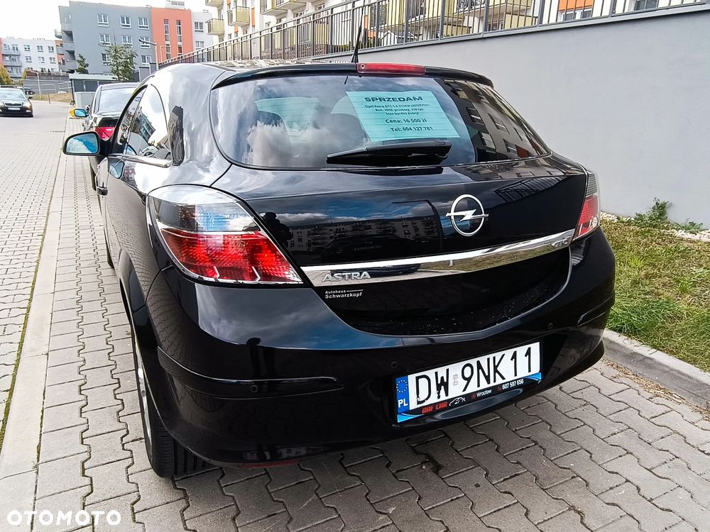 Opel Astra GTC 1.6 - 7