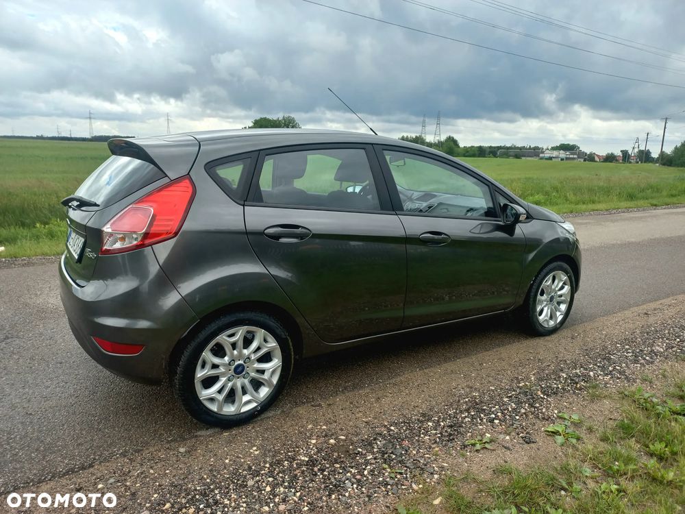 Ford Fiesta 1.25 Celebration - 11