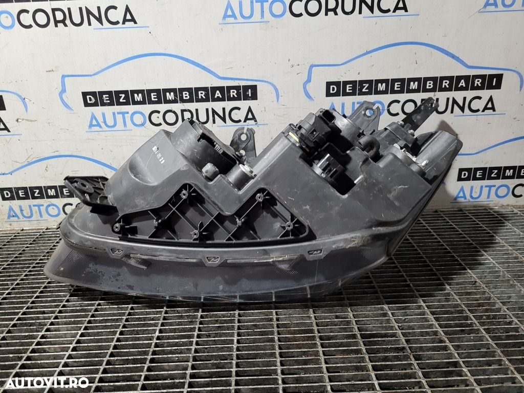 Far Dreapta SsangYong Korando III Facelift 2013 2013 - 2017 SUV 4 Usi (1284) Cu lupă - 3