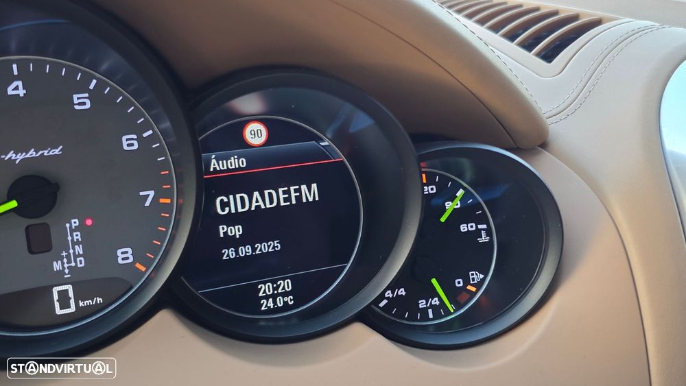 Porsche Cayenne S E-Hybrid Platinum Edition - 42