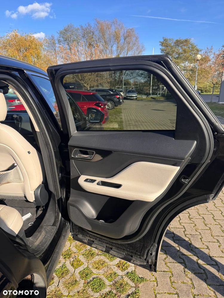 Jaguar F-Pace 2.0 i4P AWD Prestige - 9