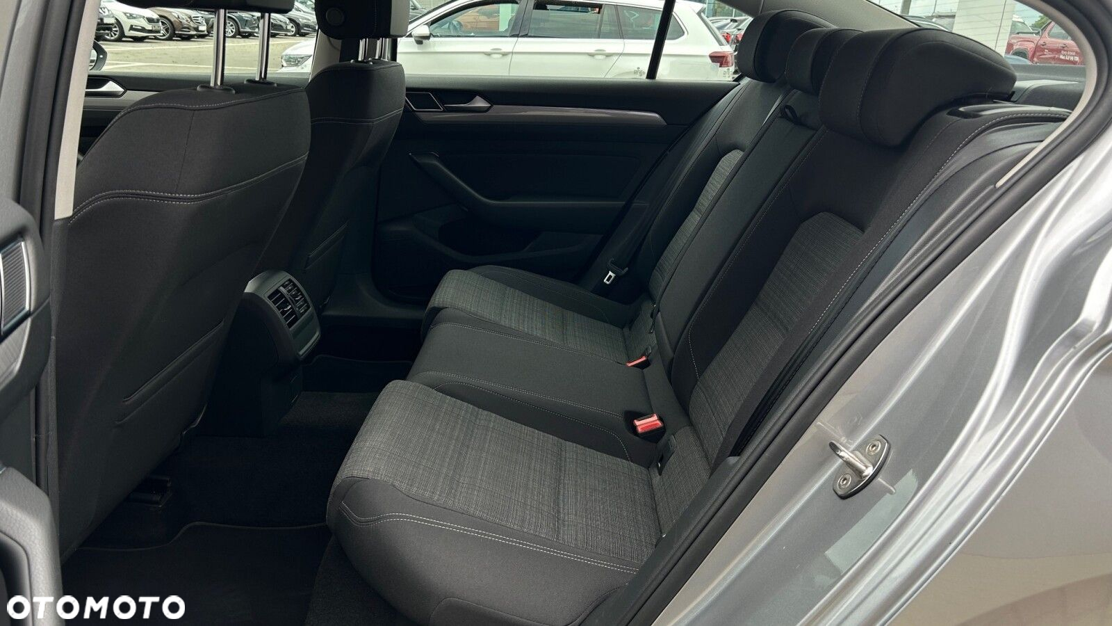 Volkswagen Passat 2.0 TDI EVO Business DSG - 13