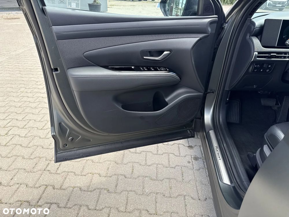 Hyundai Tucson 1.6 T-GDi HEV Smart Black 2WD - 11