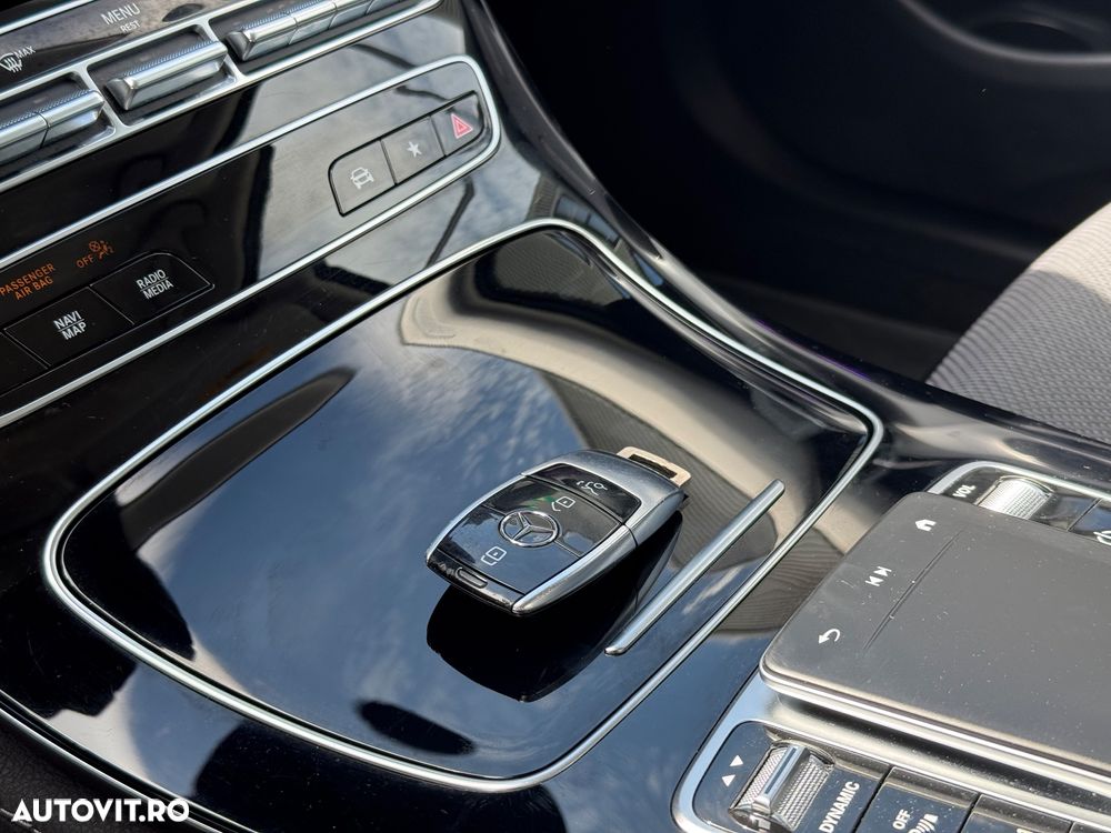 Mercedes-Benz E - 12