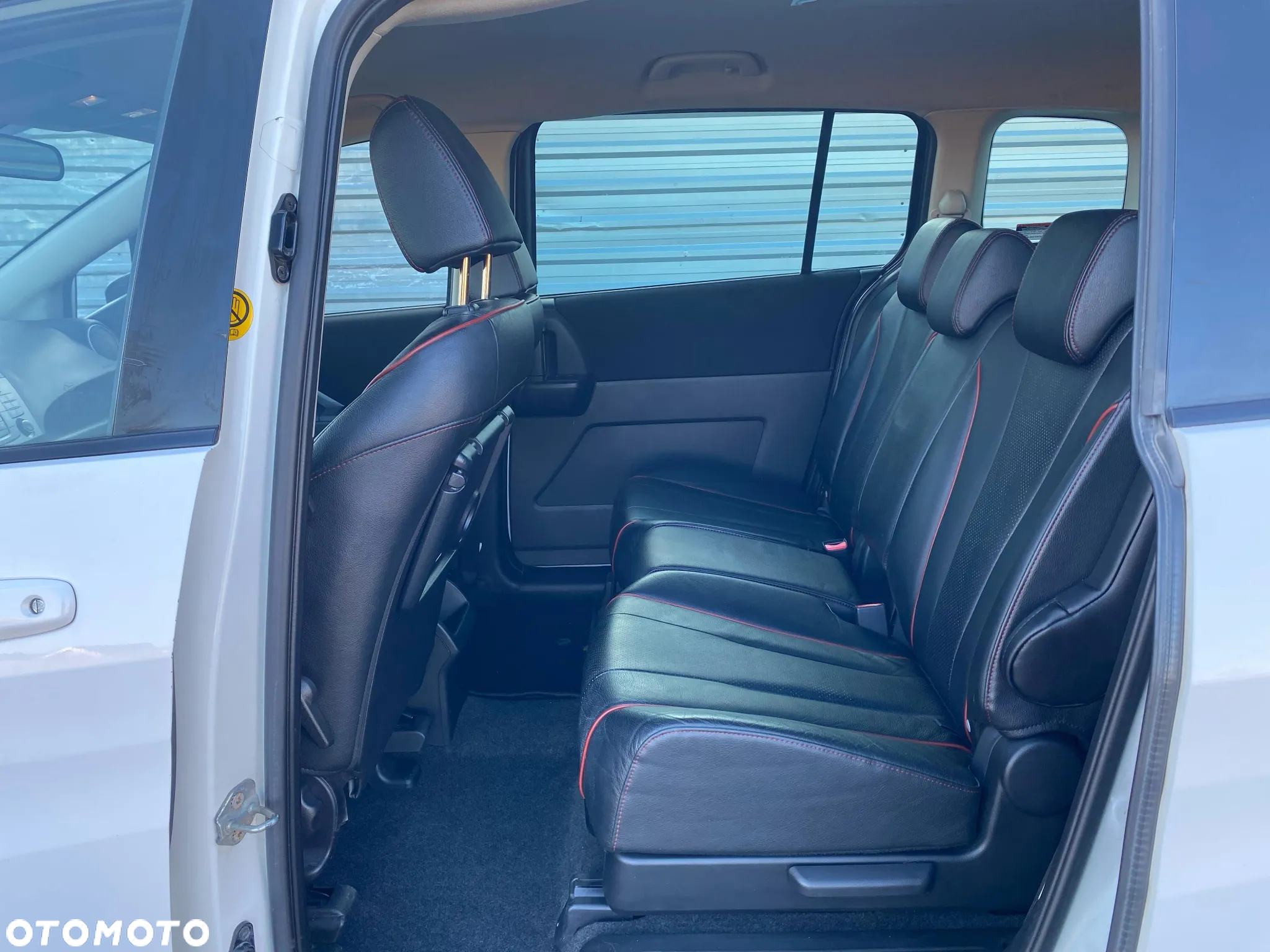 Mazda 5 - 15