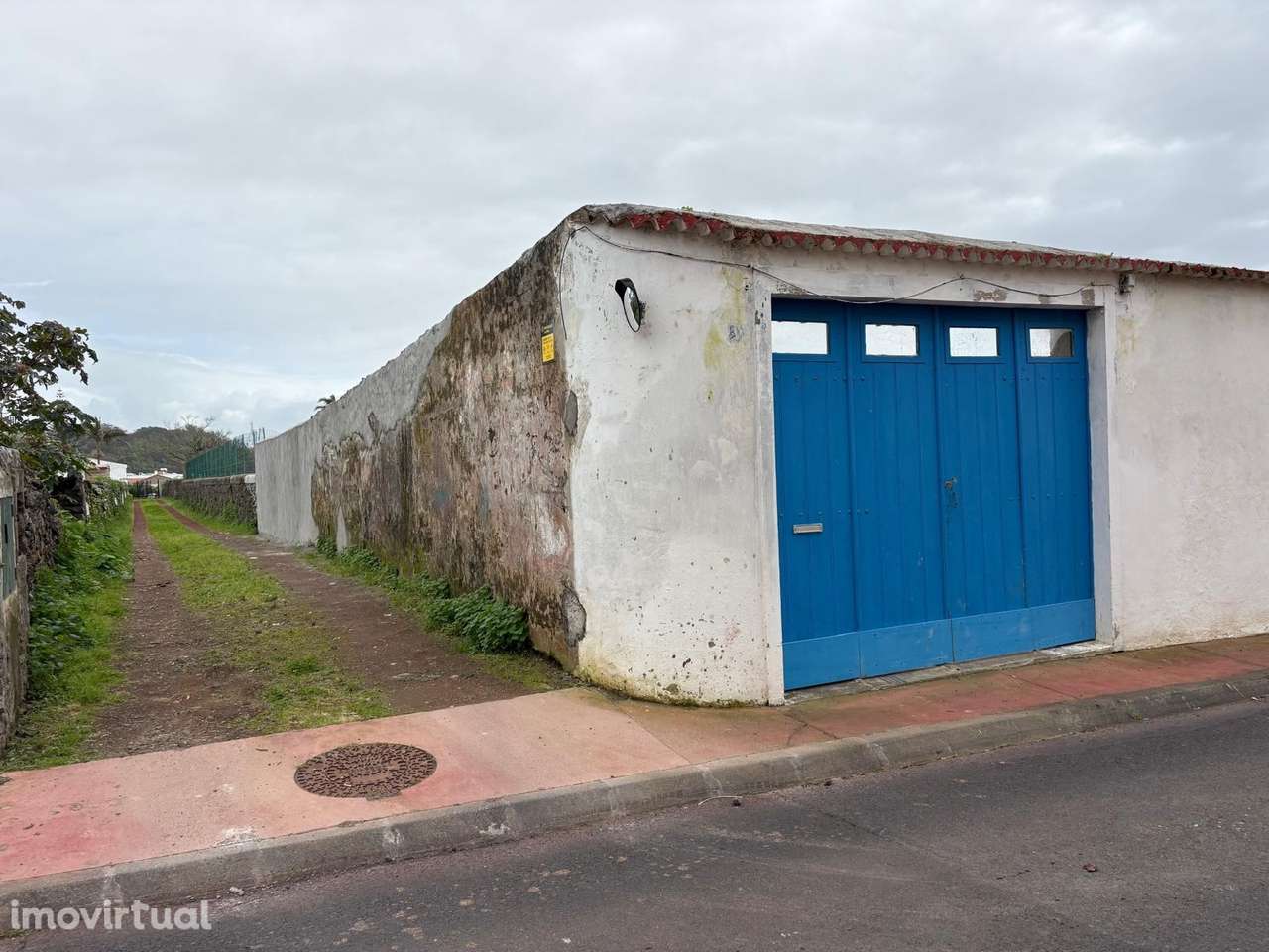 Terreno rústico, em zona urbana, com possibilidade de loteamento em Fa - Grande imagem: 4/10