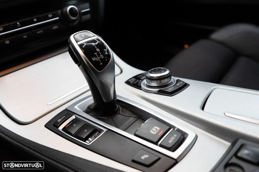 BMW 525 d Pack M Auto - 27