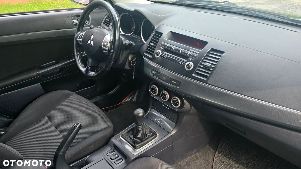 Mitsubishi Lancer 1.8 Intense - 21