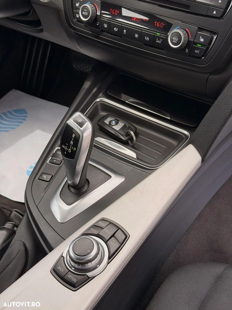 BMW Seria 3 318d Aut. - 14