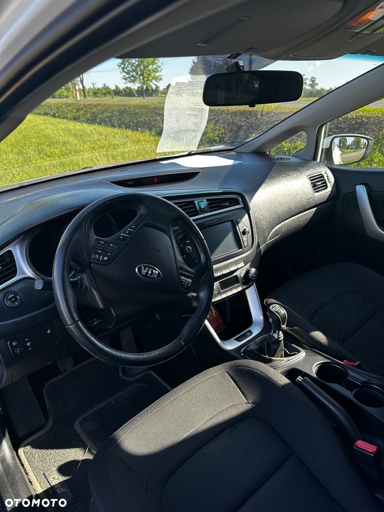 Kia Ceed - 8