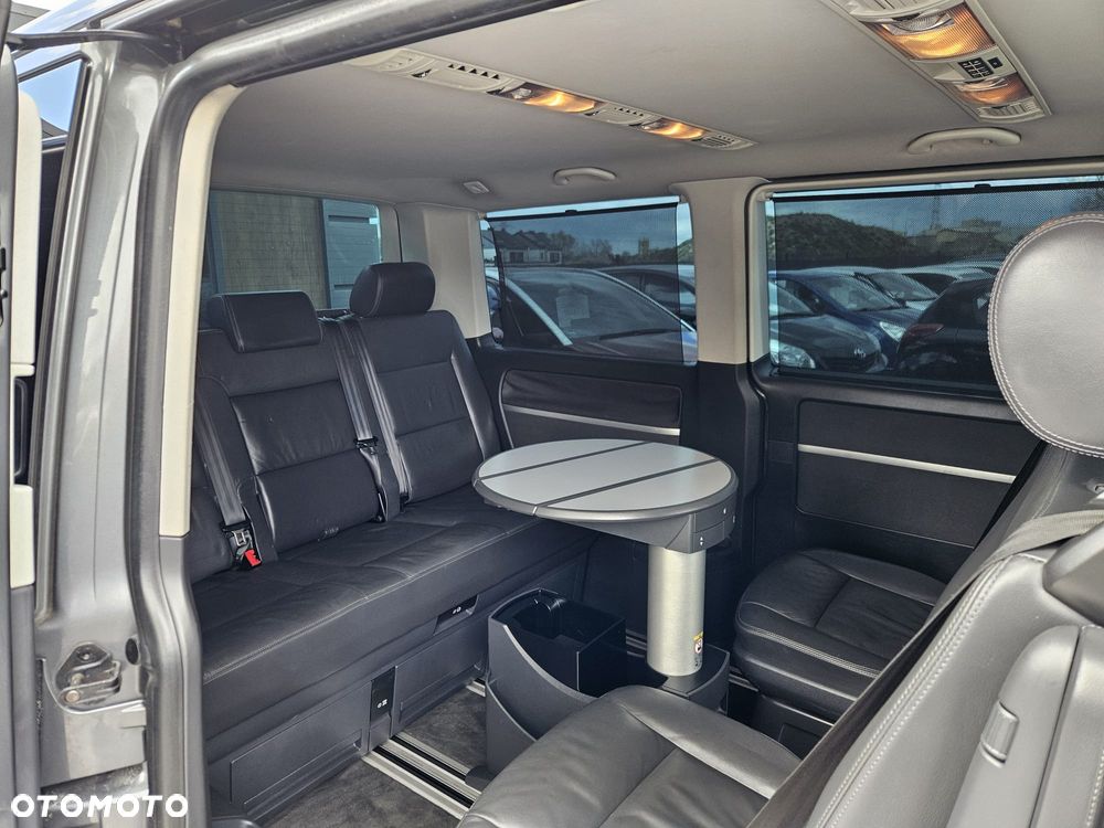 Volkswagen Multivan - 28