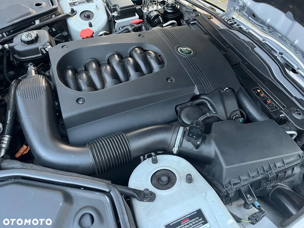 Jaguar XK8 Cabriolet - 37