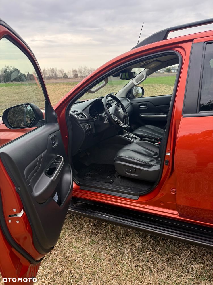 Mitsubishi L200 2.2 d DC Power Instyle Plus - 9