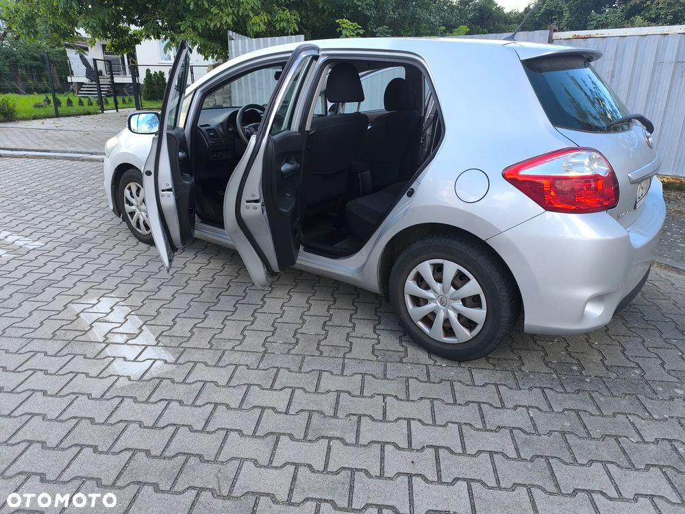 Toyota Auris 1.4 D-4D Premium - 10
