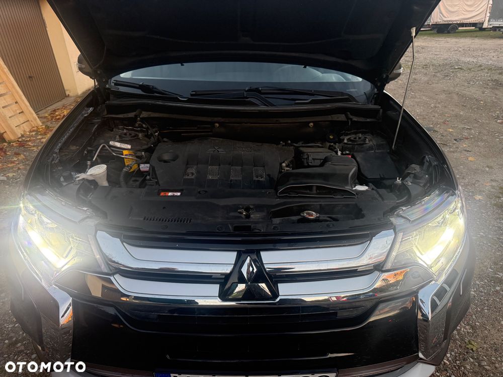 Mitsubishi Outlander 2.2 DID Instyle Navi 4WD - 15