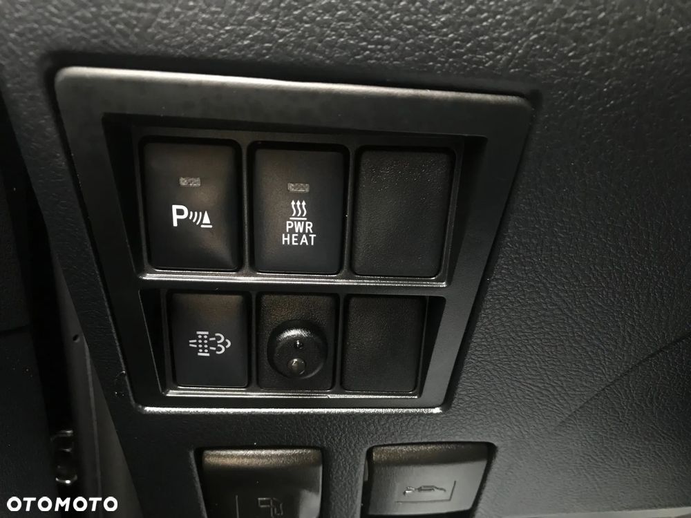 Toyota Hilux 2.8 D-4D Double Cab SR5 4x4 - 34