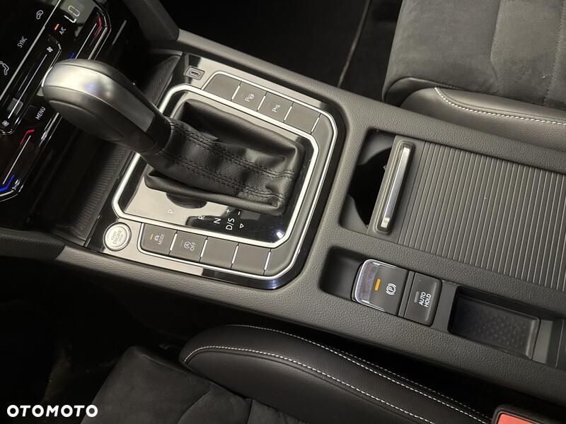 Volkswagen Passat - 17
