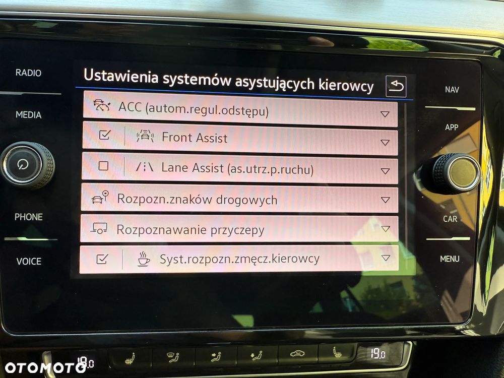Volkswagen Passat - 23