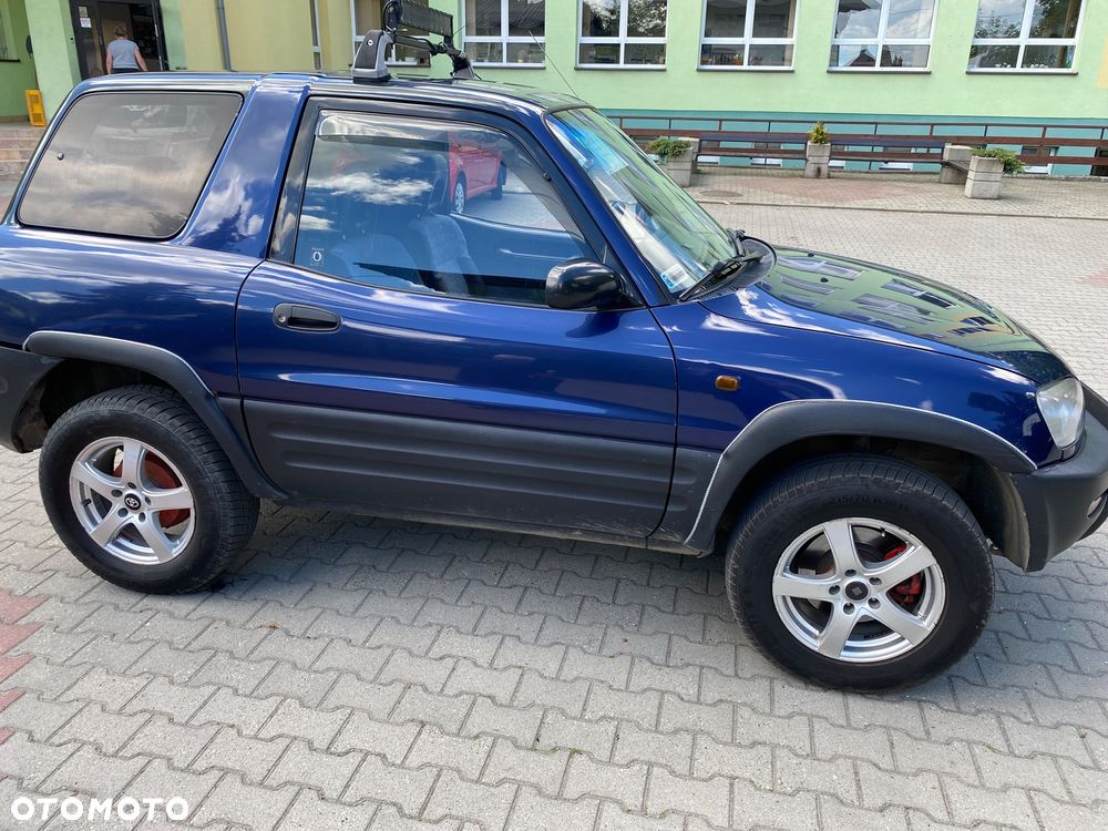 Toyota RAV4 2.0 - 5