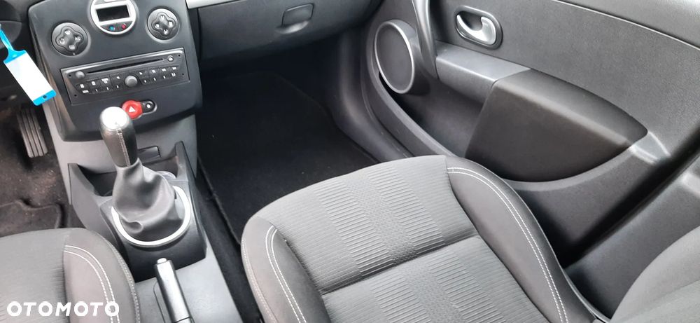 Renault Clio 1.2 TCE Wind - 24