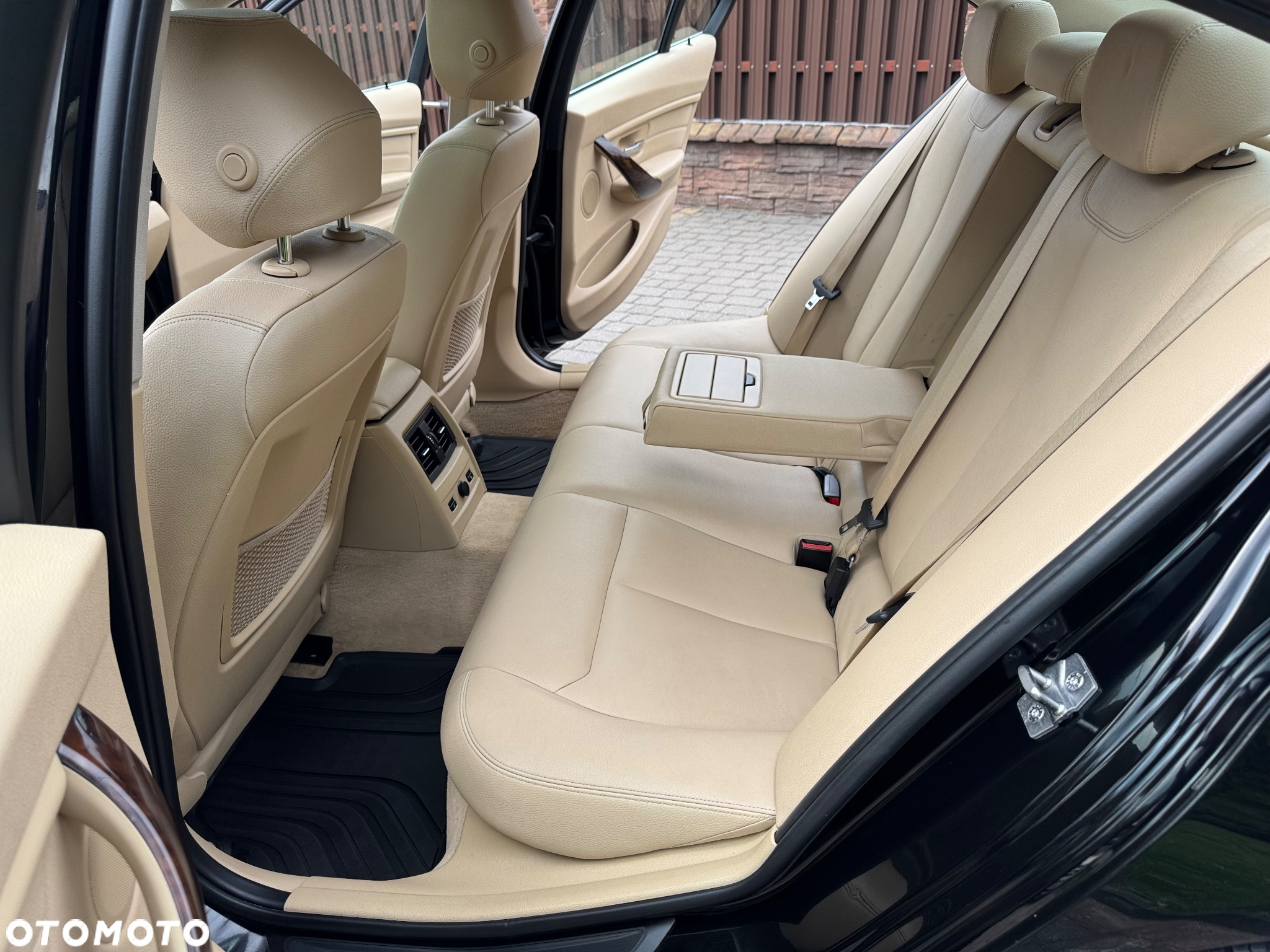 BMW Seria 3 328i Luxury Line - 11