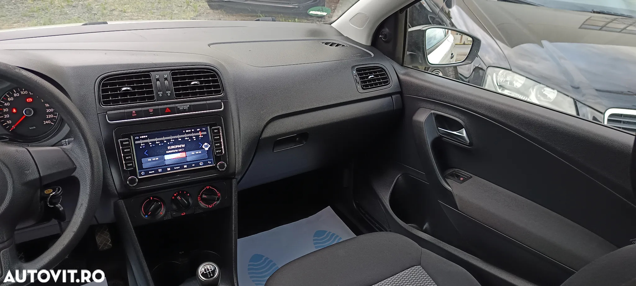 Volkswagen Polo 1.2 Life - 11