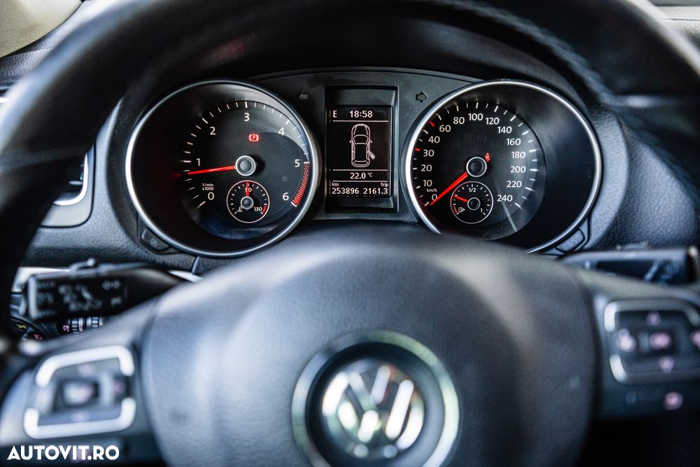 Volkswagen Golf 1.6 TDI DPF BlueMotion - 7