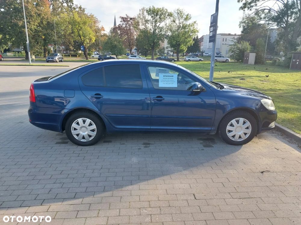 Skoda Octavia 1.6 Ambiente Tiptr - 3