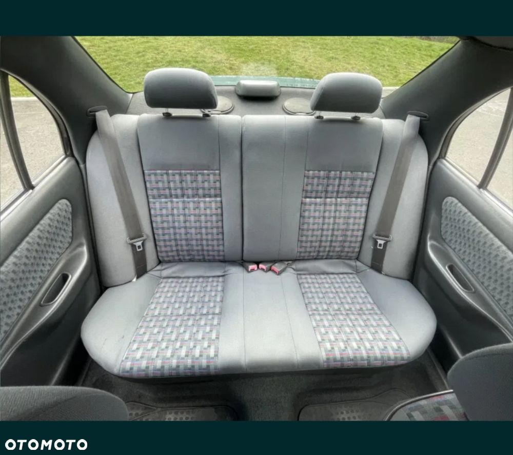 Toyota Corolla - 9