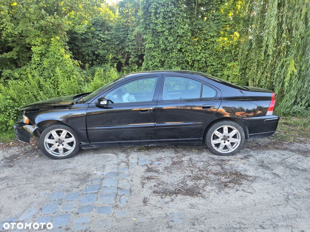 Volvo S60 2.4D Momentum - 4