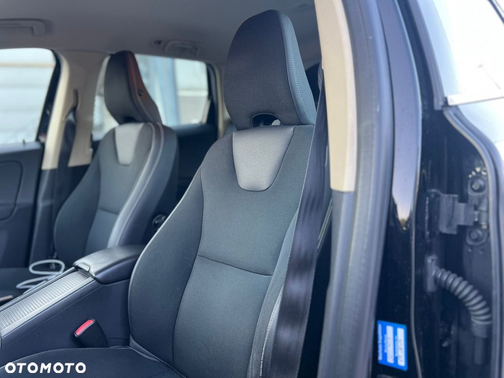Volvo XC 60 2.4D AWD Momentum - 15