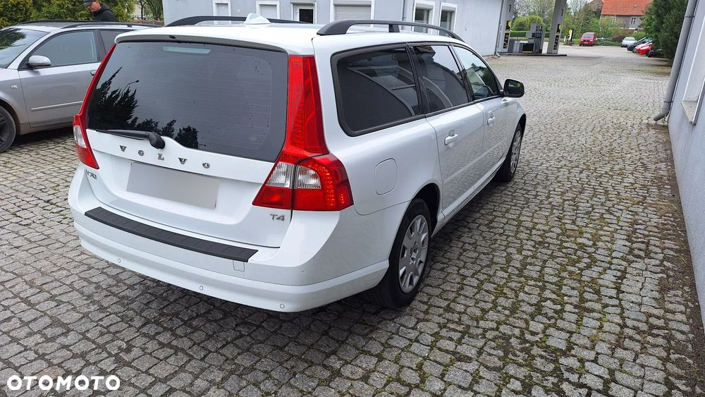 Volvo V70 T4 Momentum - 7