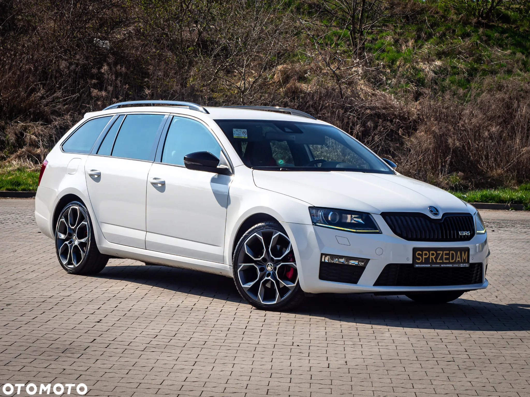 Skoda Octavia Combi 2.0 TDI DSG RS - 4
