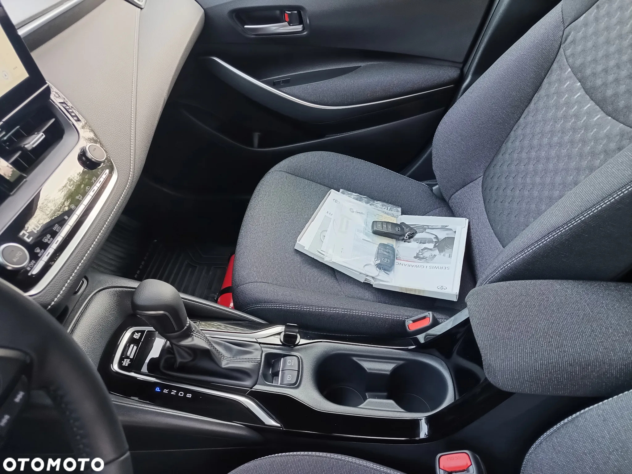 Toyota Corolla 1.8 Hybrid Style - 12