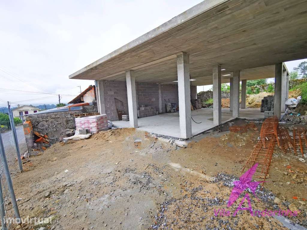 Moradia T3 - Conforto, elegância e qualidade apenas a 15 minutos da... - Grande imagem: 3/10