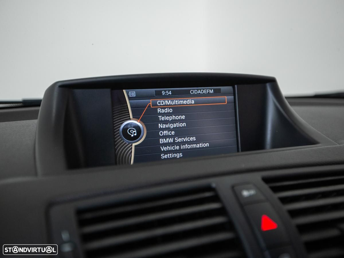 BMW 118 - 18