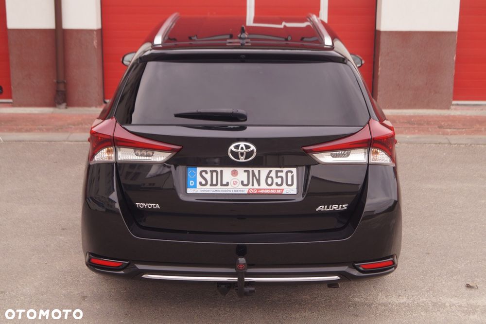 Toyota Auris 1.6 D-4D Executive - 3