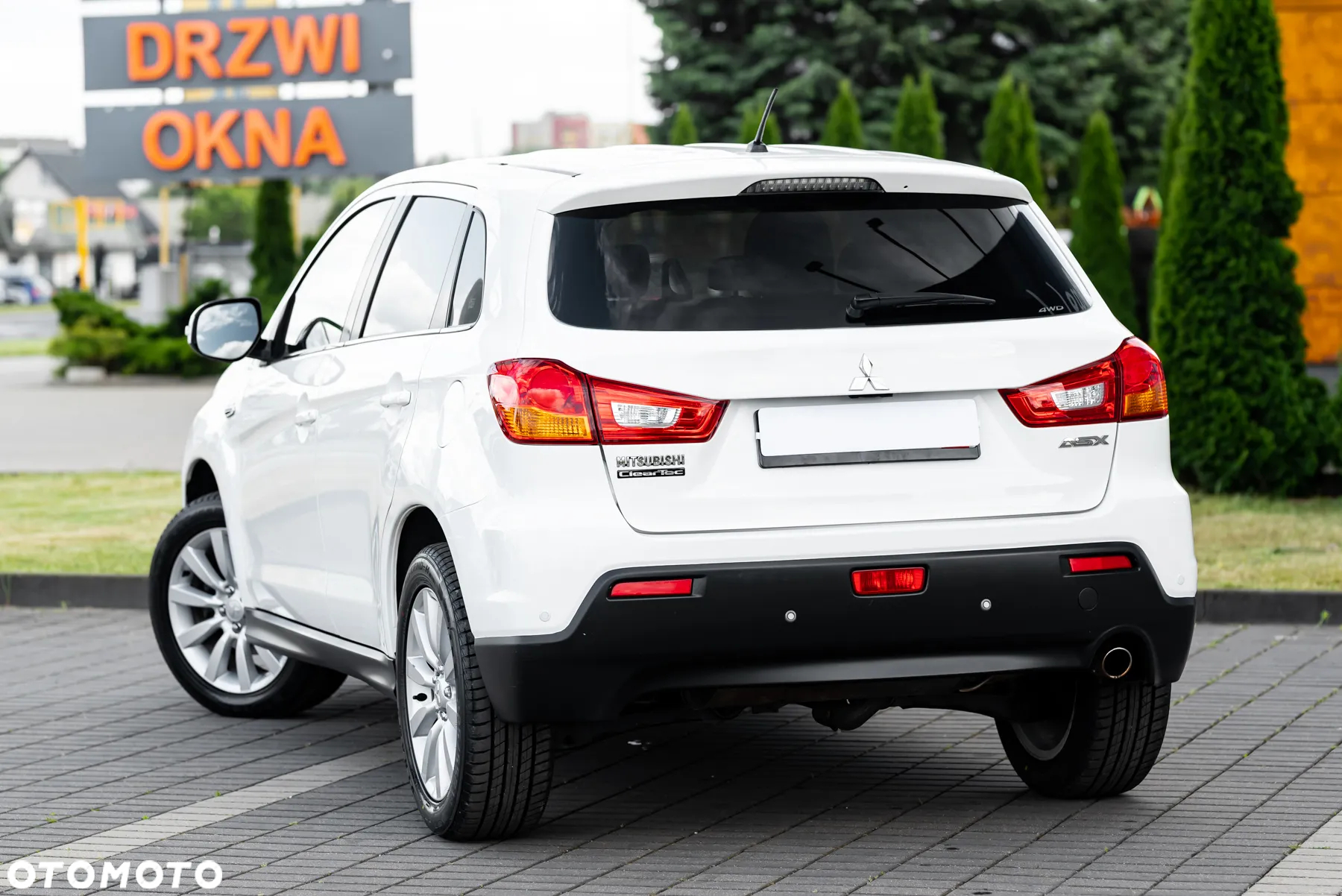 Mitsubishi ASX 1.8 DID Instyle 4WD AS&G - 12